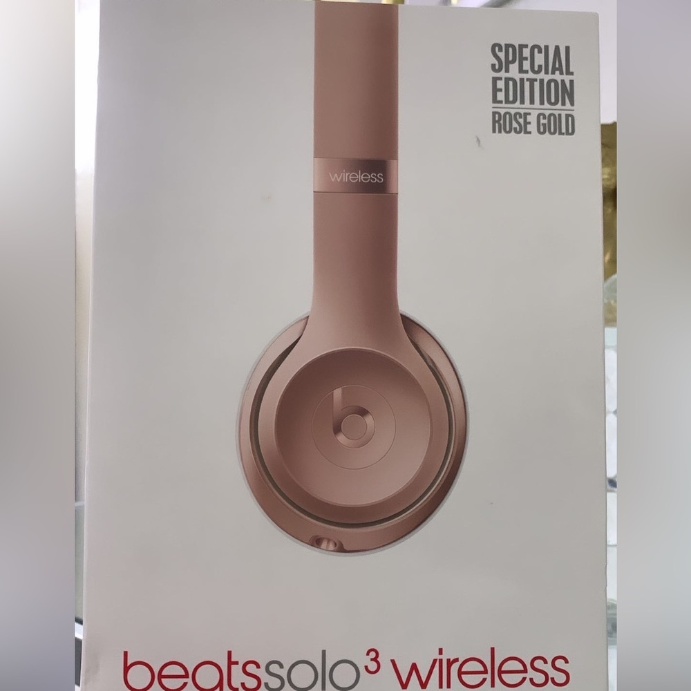 Beats Solo3 Wireless bluetooth Headphones – Rose Gold